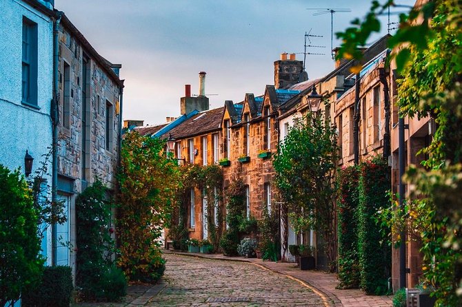 Edinburgh Half Day Tour (Private Chauffeur) - Grassmarket and the stories behind the stones