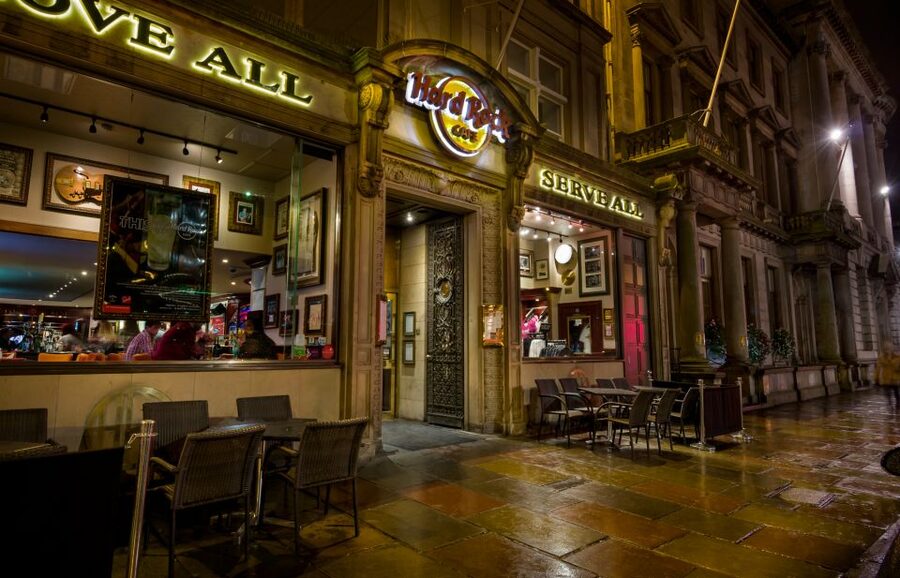 Edinburgh: Hard Rock Cafe with Set Menu for Lunch or Dinner - What to eat: burgers, barbecue, and lighter choices