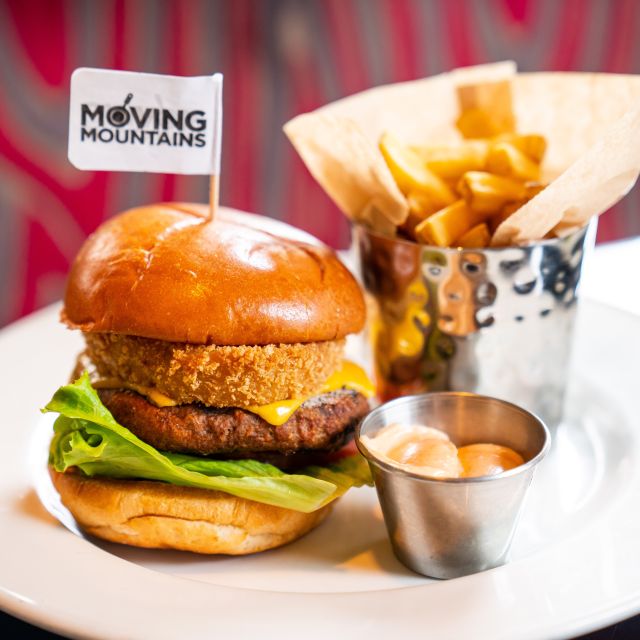 Edinburgh: Hard Rock Cafe with Set Menu for Lunch or Dinner - Service that helps keep the meal easy