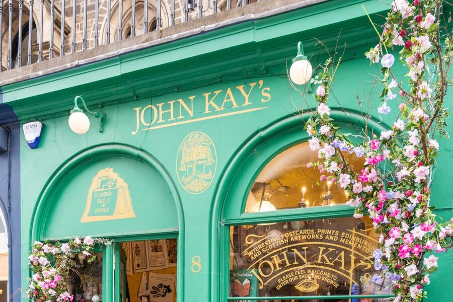 Edinburgh: Harry Potter Magical Guided Walking Tour - The Royal Mile finish and JK Rowling’s golden handprints