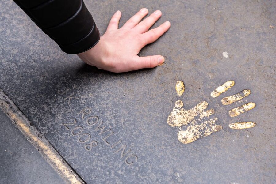 Edinburgh: Harry Potter Magical Guided Walking Tour - Why the guides make or break the experience