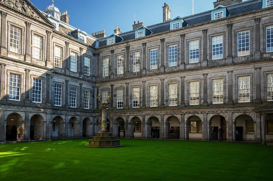 Edinburgh: Harry Potter Tour & Palace of Holyrood Entry - Who should book this Harry Potter and Holyroodhouse combination?