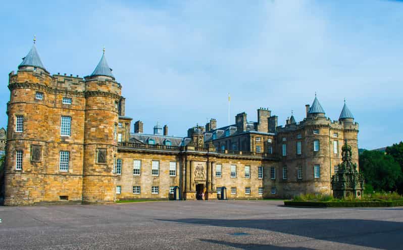 Edinburgh: Harry Potter Tour & Palace of Holyrood Entry - Old College and the city behind the stories
