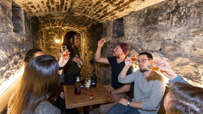 Edinburgh: Harry Potter Walking Tour and Beer Tasting - Waverley Station and Edinburgh’s changing city