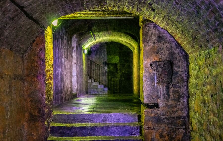 Edinburgh: Haunted Underground Vaults and Graveyard Tour - The best time to go