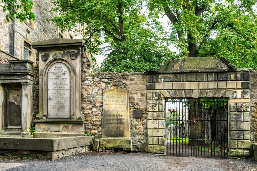 Edinburgh: Haunted Underground Vaults and Graveyard Tour - Entering the South Bridge Vaults