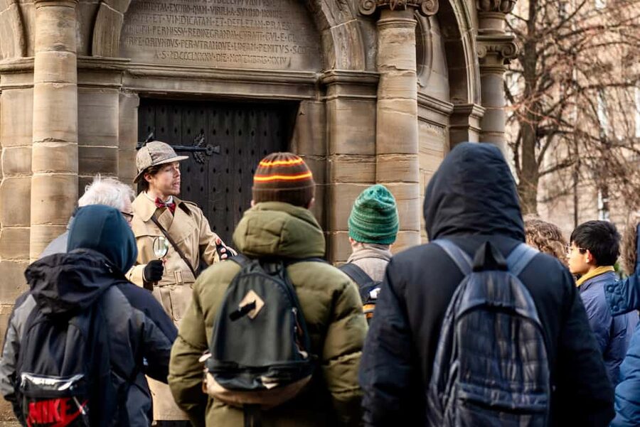 Edinburgh: Historical Gems Tour & A Taste of Scottish Fudge - Starting at Parliament Square with a detective guide