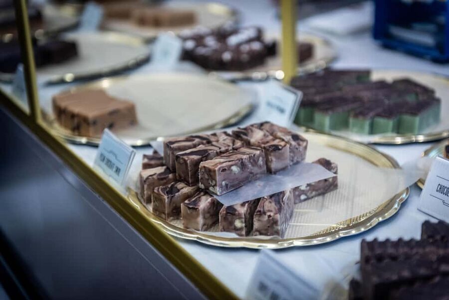 Edinburgh: Historical Gems Tour & A Taste of Scottish Fudge - The fudge stop adds a local taste