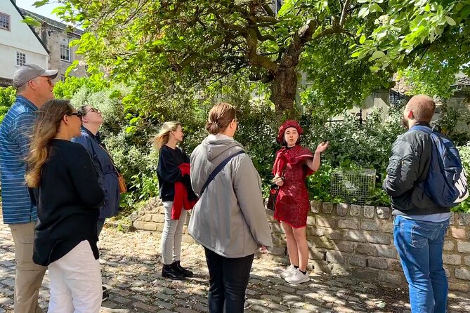 Edinburgh Historical Gems Tour with Whisky & Local Flavours - Finishing at Palace of Holyroodhouse