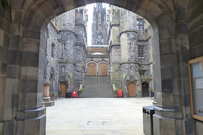 Edinburgh: History Lovers Old Town Walking Tour - Victoria Street and the turn toward Harry Potter