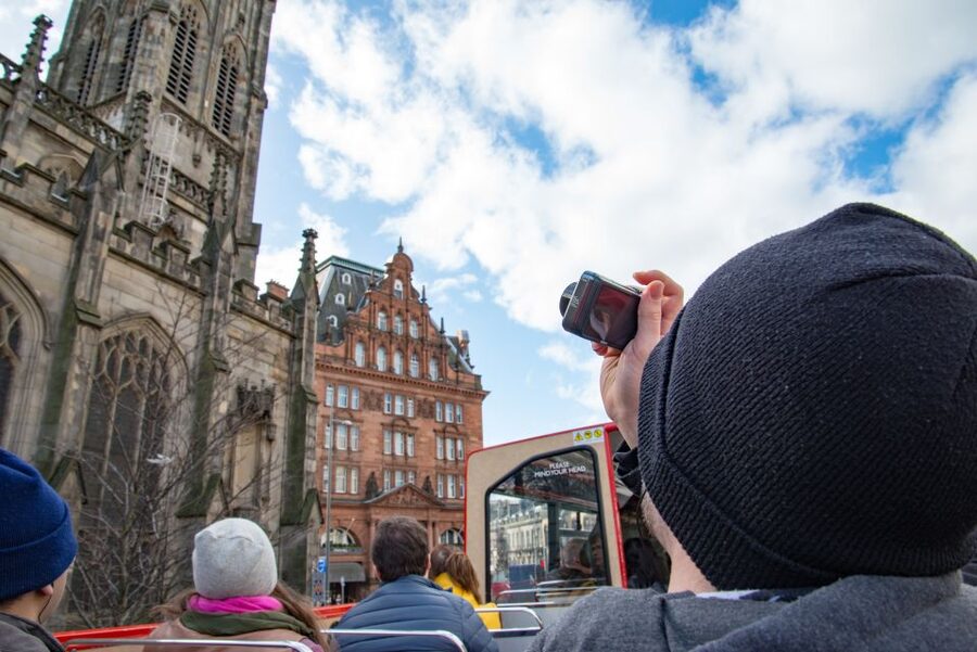 Edinburgh: Hop-On Hop-Off Bus Pass with 3 City Tours - The blue Majestic Tour, from the center to Newhaven