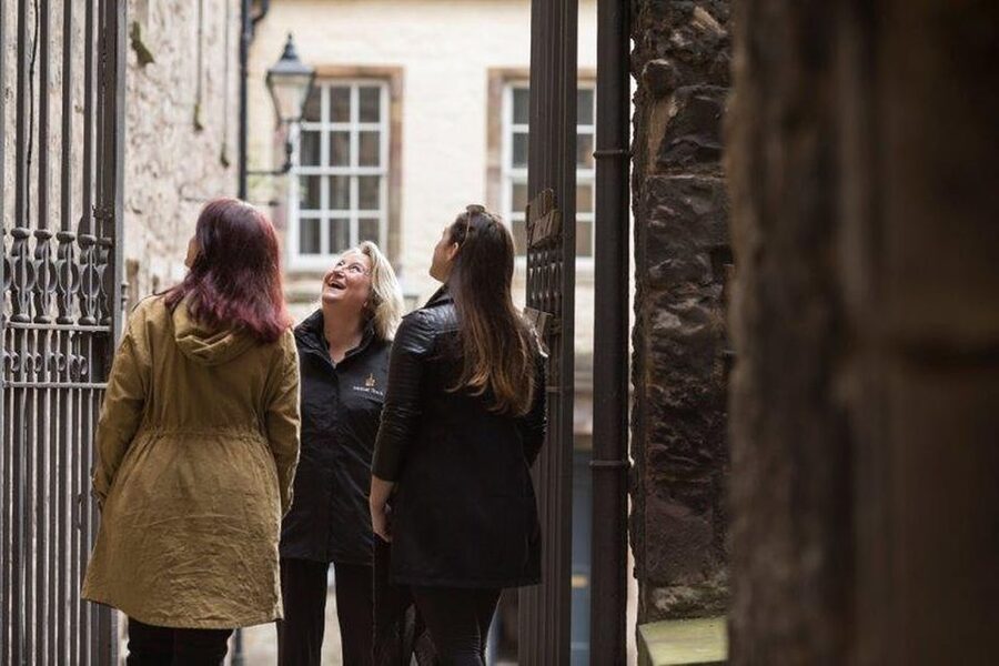 Edinburgh: Immersive Old Town Historical Walking Tour - Edinburgh Castle from below and beyond