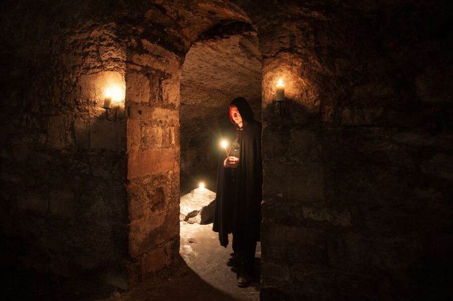 Edinburgh: Immersive Small-Group Haunted Underground Tour - Practical advice for making the most of it