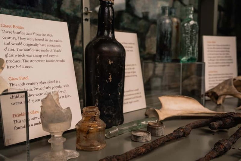 Edinburgh: Immersive Small-Group Historic Vaults Tour - Practical advice for the uneven underground route