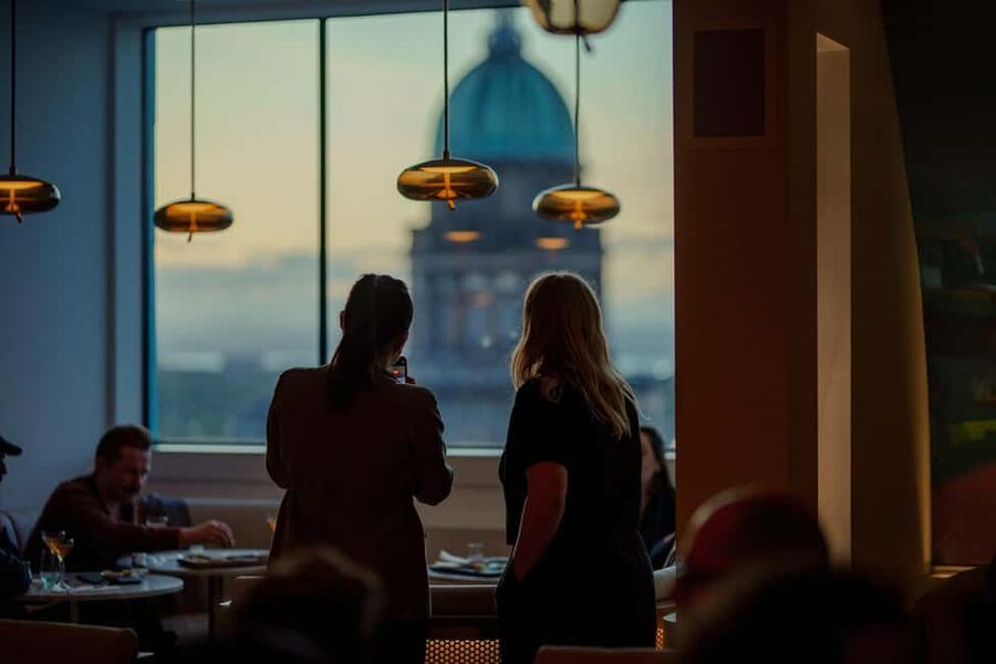 Edinburgh: Johnnie Walker Whisky Explorers Guided Tasting - Five whiskies, three regions, one tight hour