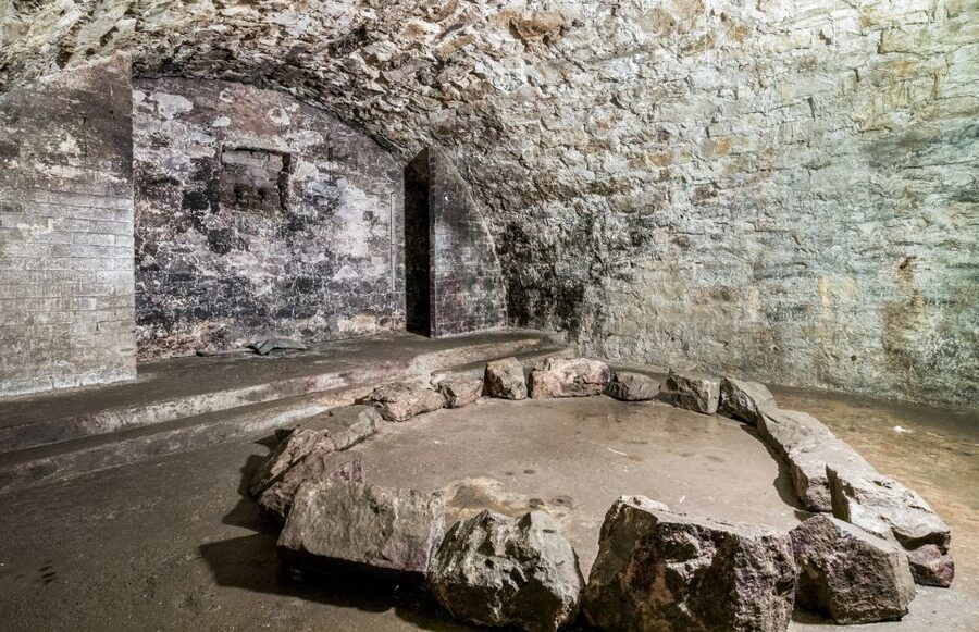 Edinburgh: Late-Night Underground Vaults Terror Tour - Price, timing, and what you get for $35