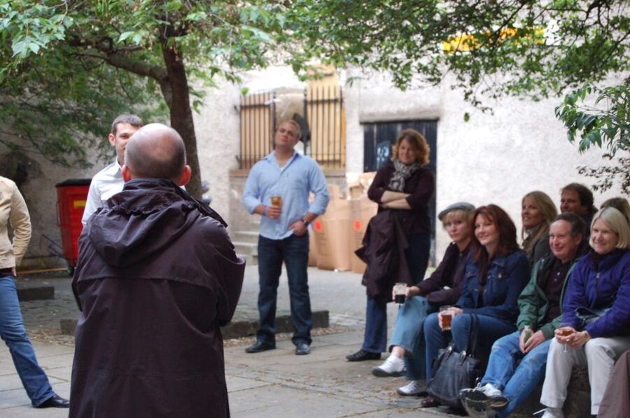Edinburgh Literary Pub Tour with "Real-Actors" - Key points at a glance