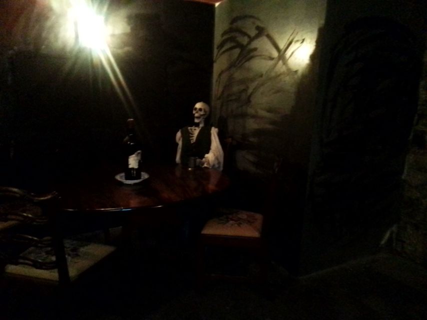 Edinburgh: Old Town and Underground Ghost Tour - Wynds, closes, and Edinburgh’s darker past
