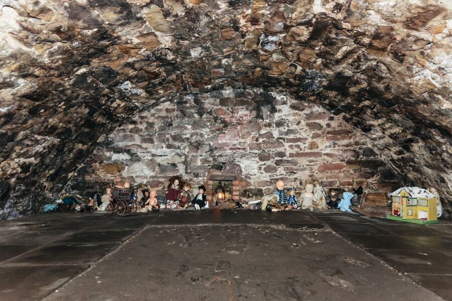 Edinburgh: Old Town and Underground Historical Tour - Weather, shoes, and the practical side