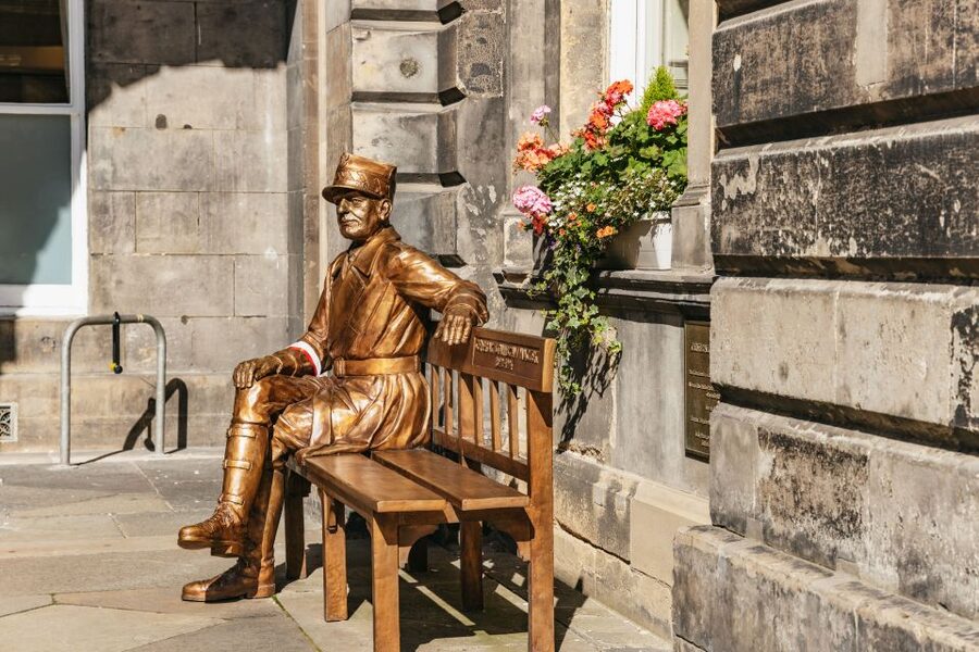 Edinburgh: Old Town History and Tales Walking Tour - The Grassmarket and Edinburgh’s open-air drama