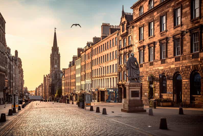 Edinburgh: Old Town Private Walking Tour with Historian - Parliament buildings and Scotland’s public life