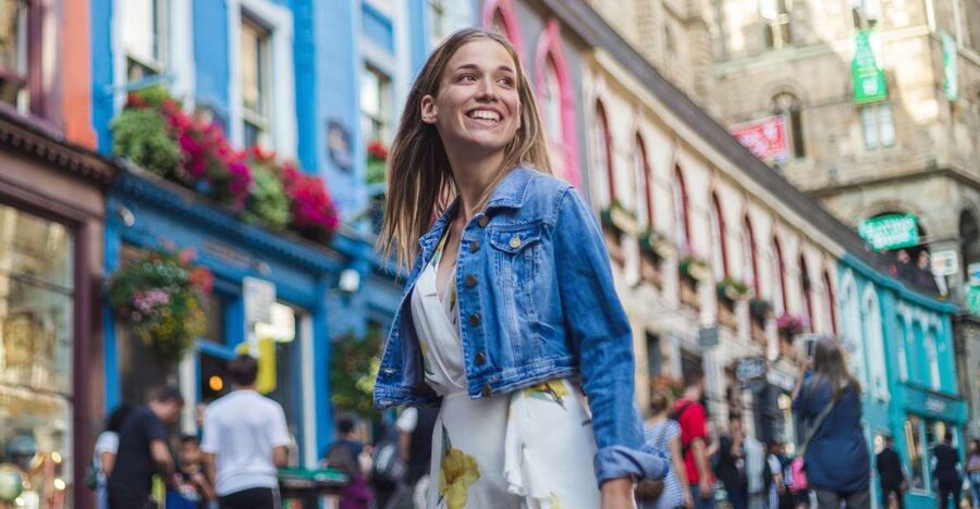 Edinburgh Old Town: Professional Photoshoot & Edited Photos - Why a professional photoshoot works well in Edinburgh Old Town
