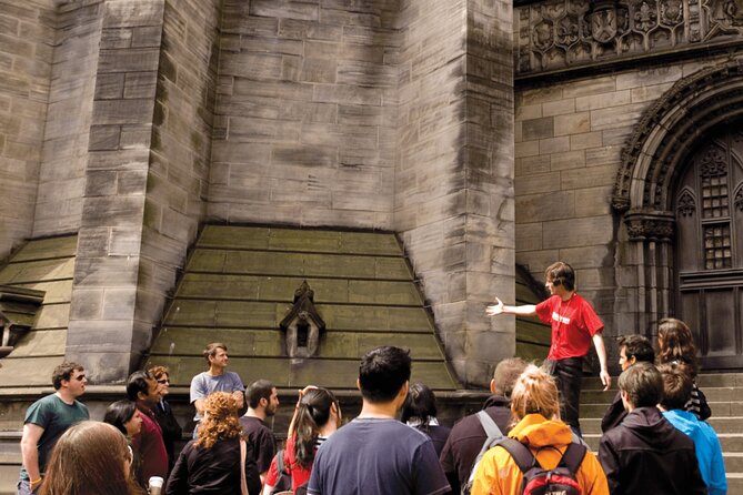 Edinburgh: Old Town's Highlights Walking Tour - Grassmarket and Edinburgh’s darker side