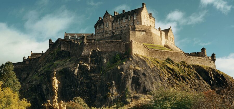 Edinburgh: Old Town Walking Tour with an APP - John Knox House and the city’s religious conflicts
