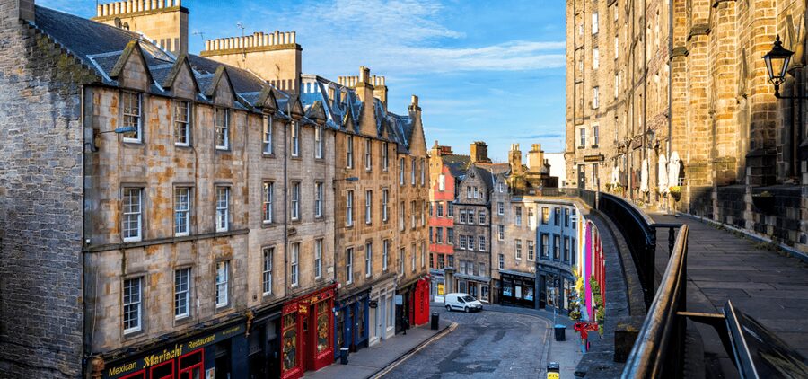 Edinburgh: Old Town Walking Tour with an APP - St Giles’ Cathedral and Edinburgh’s religious past