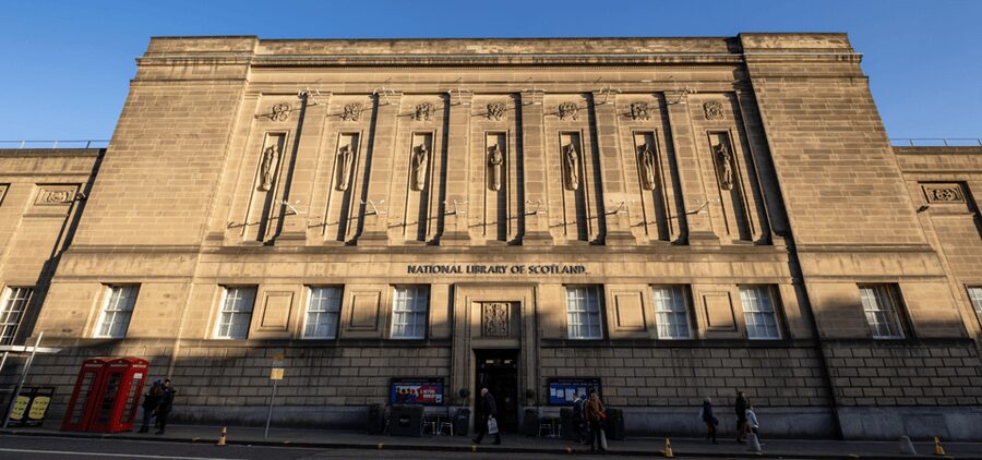 Edinburgh: Old Town Walking Tour with an APP - Edinburgh Castle from Castle Rock