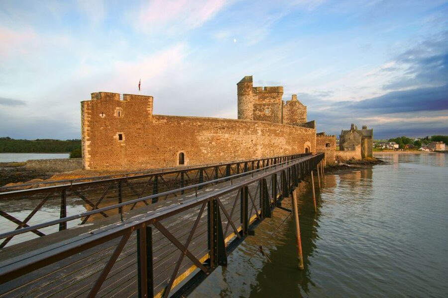 Edinburgh: "Outlander" Filming Locations Guided Tour - Doune Castle, Castle Leoch, and several screen worlds