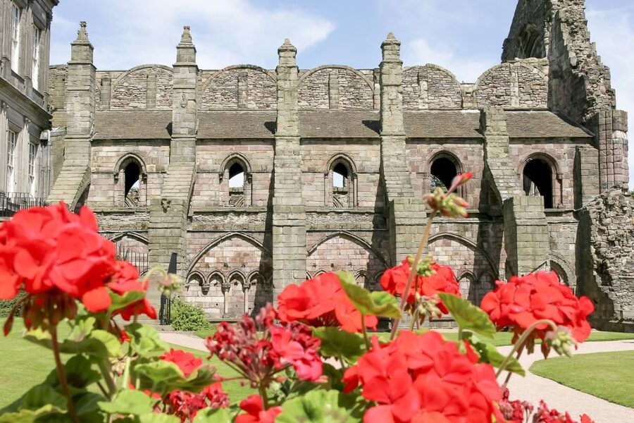Edinburgh: Palace of Holyroodhouse Entry Ticket - Why Holyroodhouse belongs on your Edinburgh list