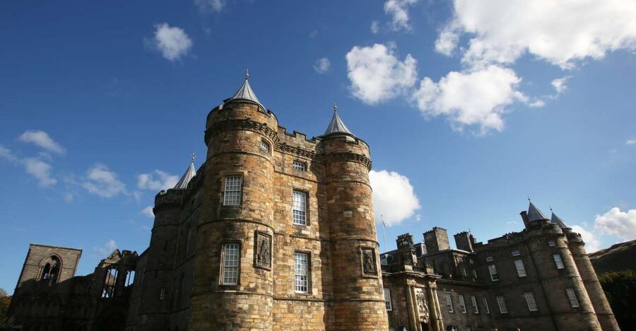 Edinburgh: Palace of Holyroodhouse Entry Ticket - The Great Gallery and Scotland’s royal portraits