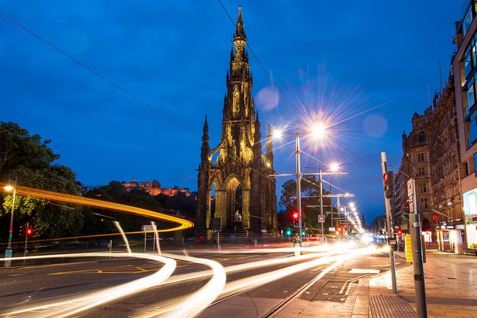 Edinburgh Photography Masterclass - Private Photography Lesson - Making Light Trails, Blurred Boats, and Painted Lines