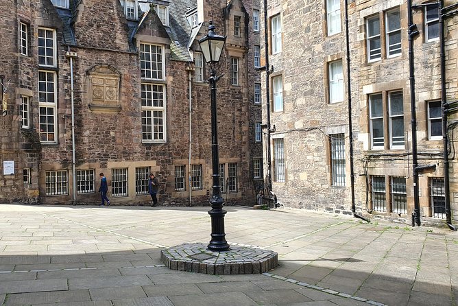 Edinburgh Private Walking Tour - Victoria Street and Edinburgh’s local side