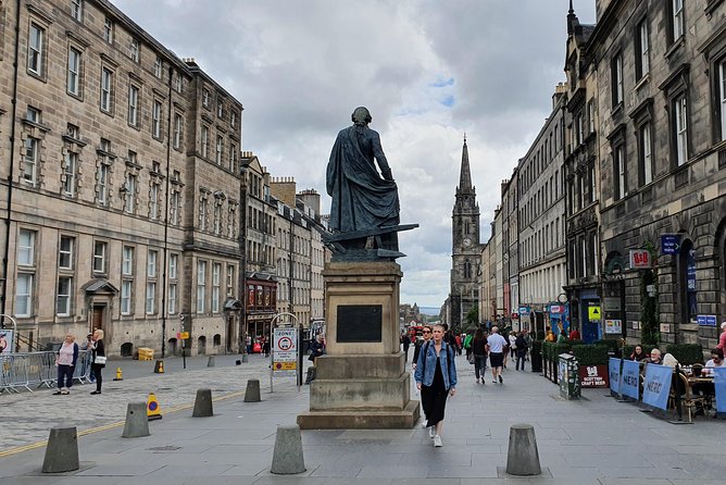 Edinburgh Private Walking Tour - Why a private guide can be worth $104.07