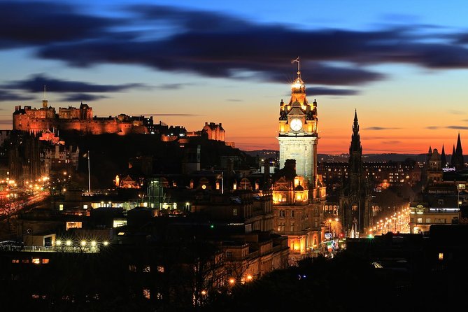 Edinburgh: Private Walking Tour - Under Edinburgh Castle in the Old Town