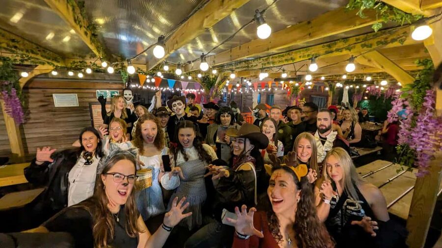 Edinburgh: Pub Crawl 7 Bars with 6 Shots - Starting at Bar 50 in Edinburgh’s Old Town
