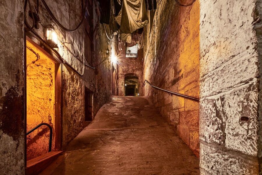 Edinburgh: Real Mary King's Close Guided Tour - Starting beneath Edinburgh’s Royal Mile