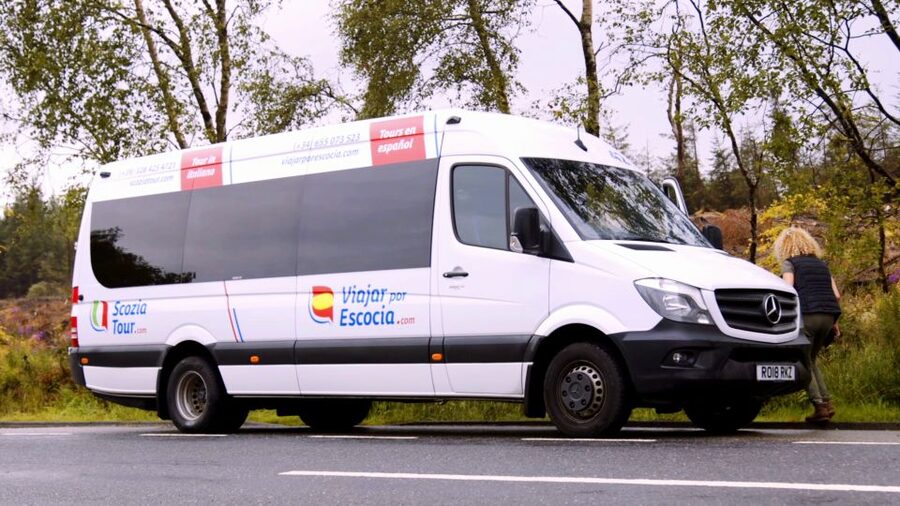 Edinburgh: Rosslyn Chapel and Hadrian's Wall Tour in Spanish - Who will enjoy this Spanish-language day trip?