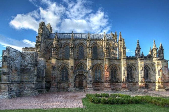 Edinburgh: Rosslyn Chapel, the Borders & Glenkinchie Distillery - Rosslyn Chapel and its carved stone puzzles