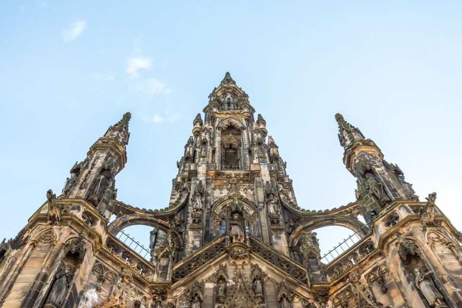 Edinburgh: Royal Attractions with Hop-On Hop-Off Bus Tours - Three routes, three ways to see Edinburgh