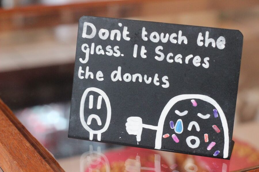 Edinburgh: Royal Mile Donut Tour with Donut Tastings - Scottish pastries at a family bakery