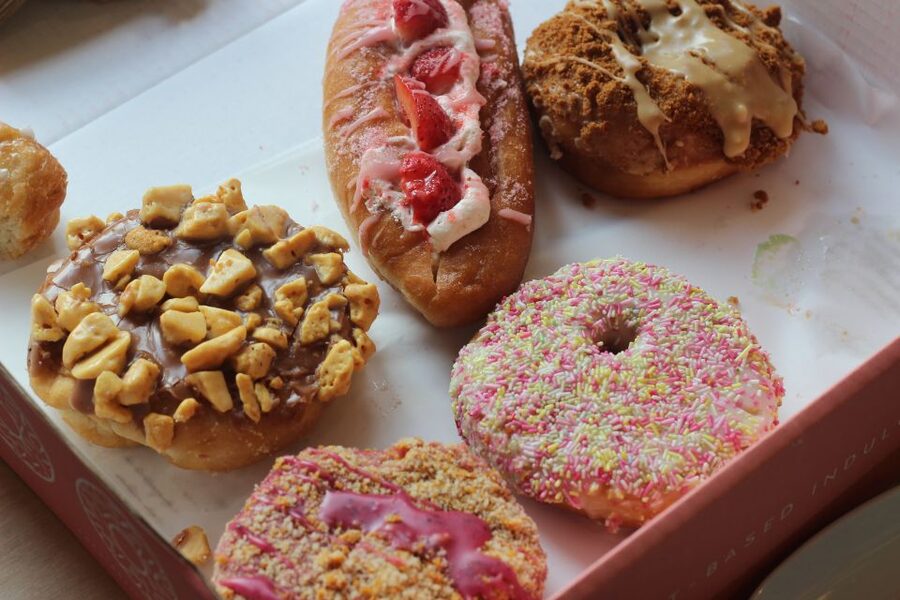 Edinburgh: Royal Mile Donut Tour with Donut Tastings - The final doughnut and coffee stop