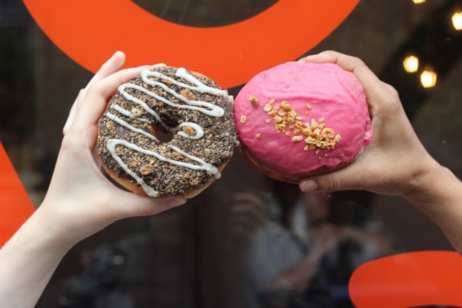 Edinburgh: Royal Mile Donut Tour with Donut Tastings - Through the Grassmarket and up Victoria Street