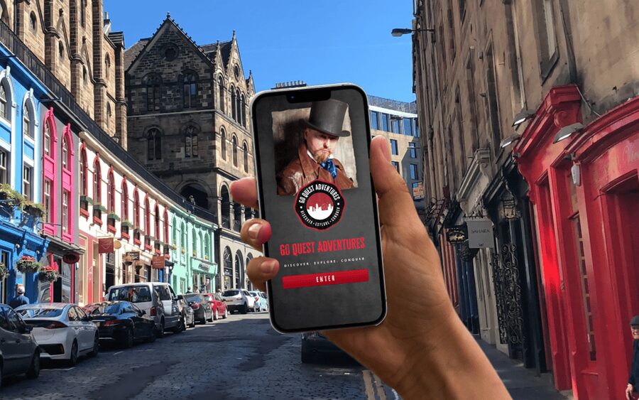 Edinburgh: Royal Mile Walking Tour & Exploration Game - Starting beside Edinburgh Castle