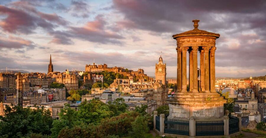 Edinburgh's Hidden Treasures Black Taxi Tour - Old Edinburgh, public executions, and the Burke and Hare story