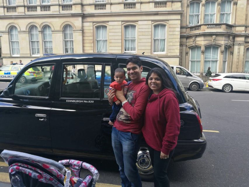 Edinburgh's Hidden Treasures Black Taxi Tour - Greyfriars Bobby and familiar Edinburgh characters