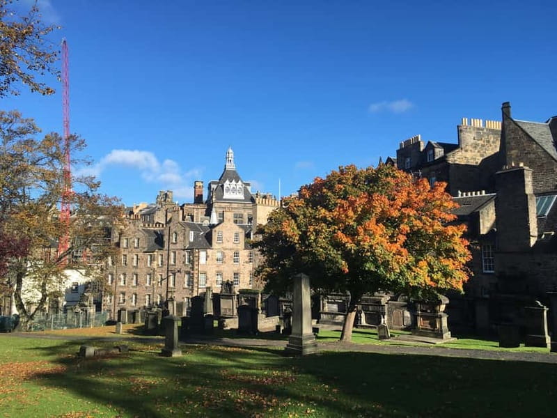 Edinburgh's must-see attractions: walking tour in French - Key points to know before booking