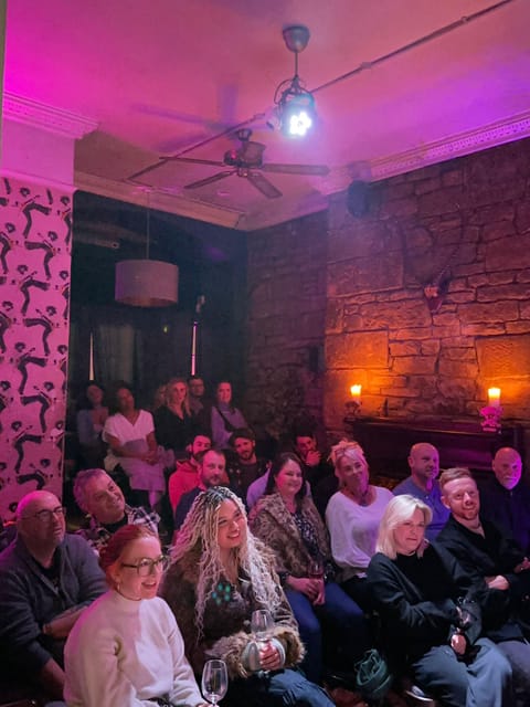 Edinburgh: Scottish Comedy Night at an Old Town Cocktail Bar - My take on the unpredictable parts
